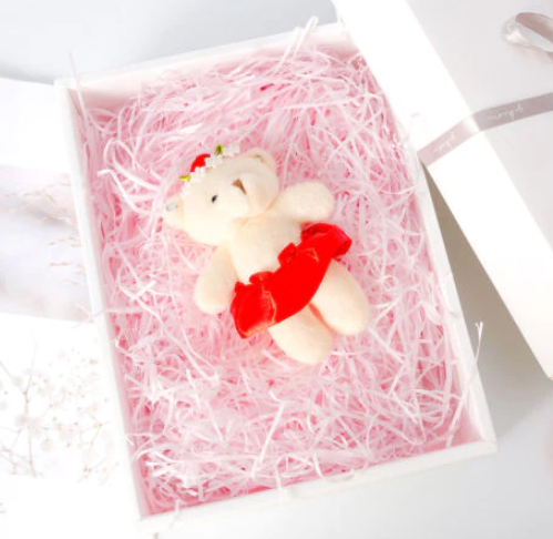 Pink color lafite shredded grass for soft toys boxes